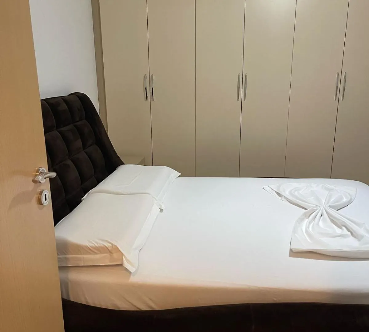Marina Apartment Vlorë アルバニア