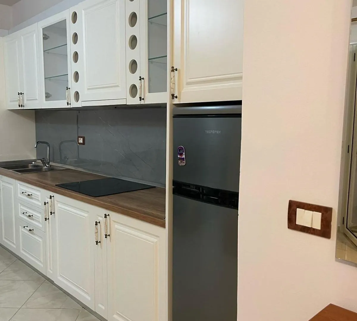 Marina Apartment Vlorë アルバニア
